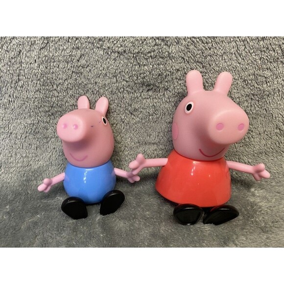 Peppa Pig and her brother George Pig Figurine Toy Set - Picture 8 of 9